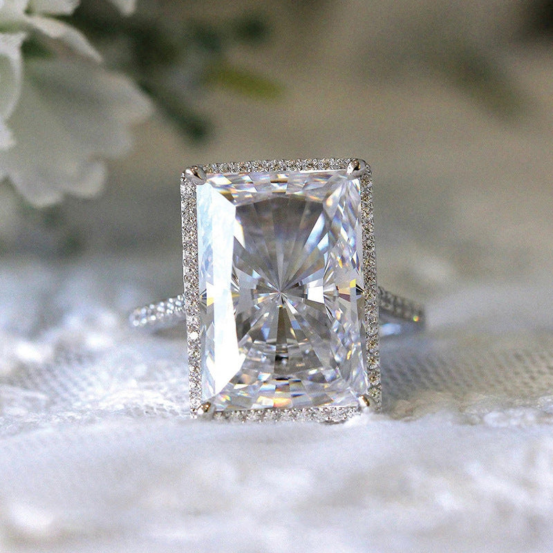 Bright rectangular eye-catching white stone ring, fashionable and simple