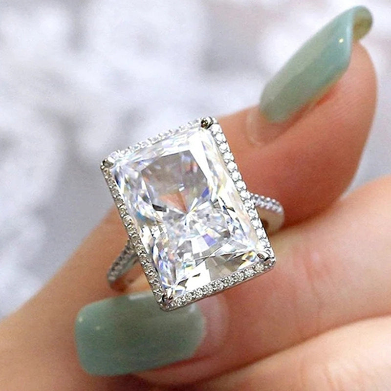Bright rectangular eye-catching white stone ring, fashionable and simple